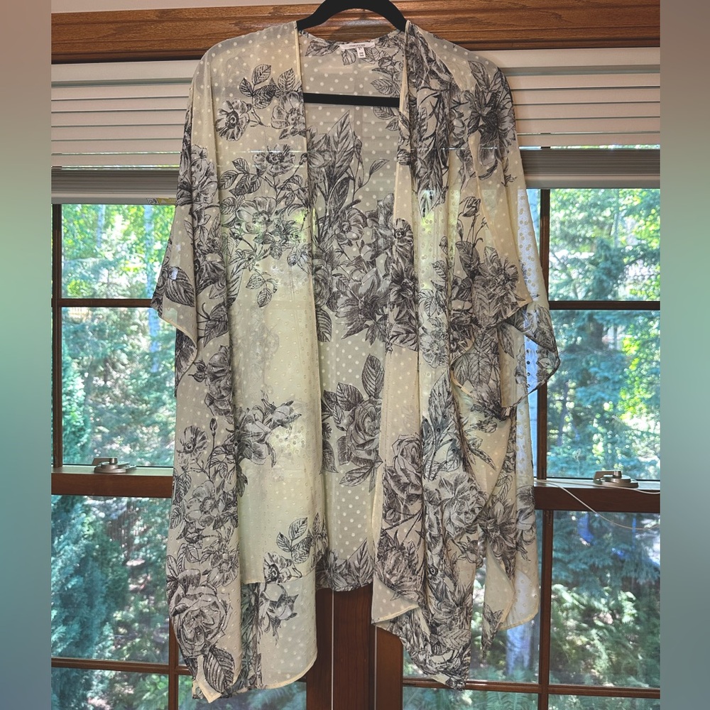 Maurice’s Kimono - One Size - Like New